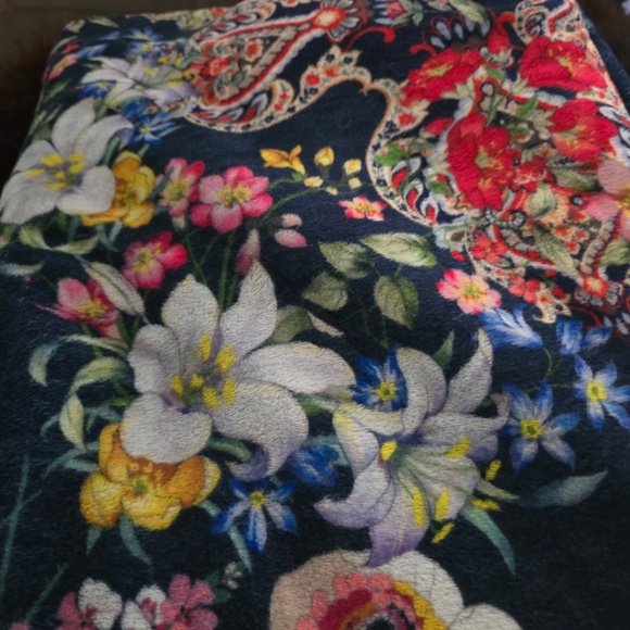 Johnny Was Reversible Cozy quilt full size Blanket 60 Inches by 70 inch… - Picture 6 of 7
